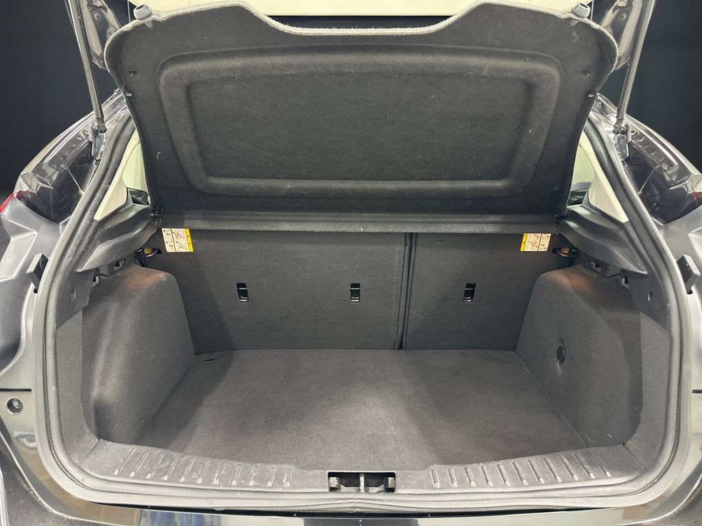 Used 2014 Ford Focus SE w/ Equipment Group 201A FWD image 12