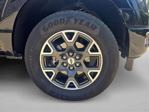 Used 2025 Ford F150 STX w/ Equipment Group 200A RWD image 22
