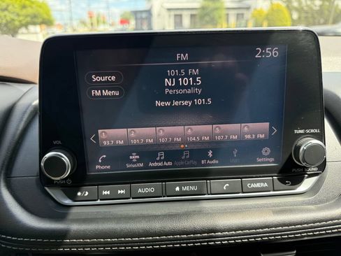 Used 2021 Nissan Rogue SV AWD/4WD image 17