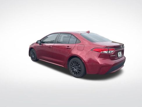 Used 2022 Toyota Corolla LE image 4