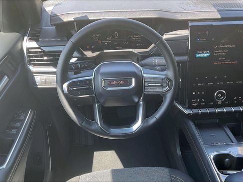 Used 2025 GMC Acadia Elevation FWD image 5