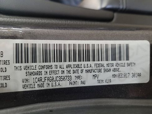 Used 2018 Jeep Grand Cherokee Laredo AWD/4WD image 33