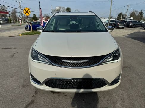 Used 2017 Chrysler Pacifica Limited image 23