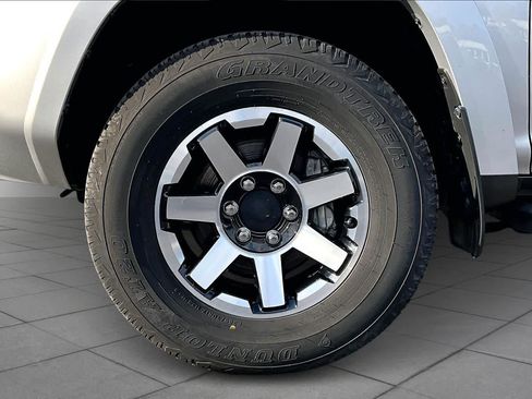 Certified 2022 Toyota 4Runner TRD Off-Road Premium w/ Moonroof Package AWD/4WD image 11
