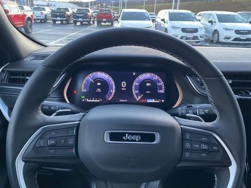 Used 2023 Jeep Grand Cherokee L Altitude image 15