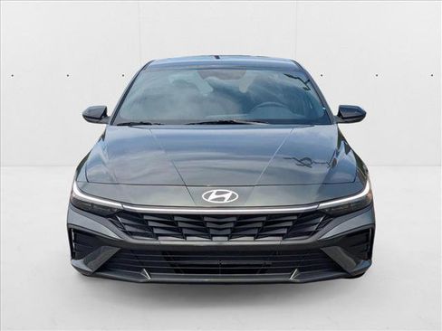 New 2025 Hyundai Elantra Sport image 6