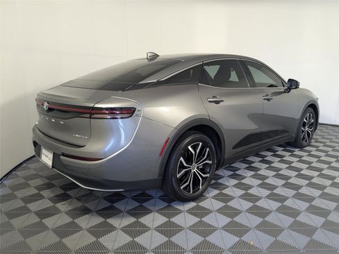 Used 2023 Toyota Crown Limited image 5