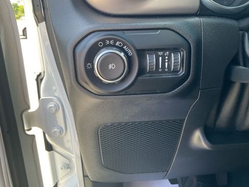 Used 2020 Jeep Wrangler Sport AWD/4WD image 20