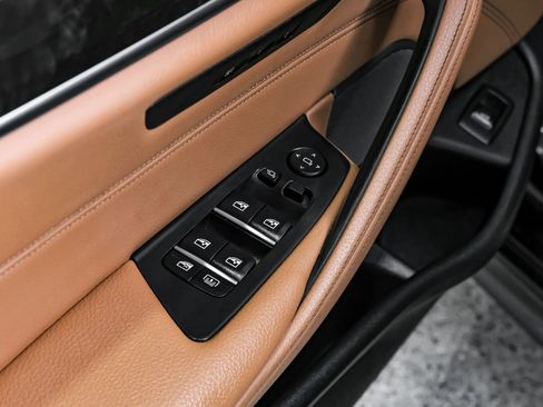 Used 2019 BMW 540i w/ M Sport Package image 53