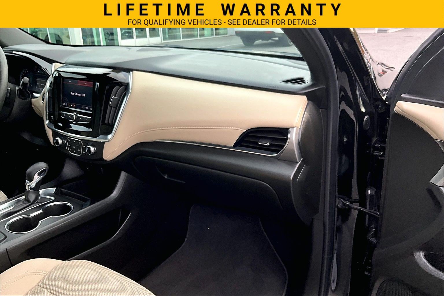 Certified 2022 Chevrolet Traverse LS FWD image 17