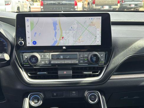 Used 2025 Toyota Grand Highlander FWD image 18