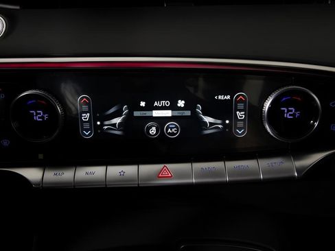 Used 2025 Genesis GV70 3.5T Sport w/ Sport Prestige Package image 29