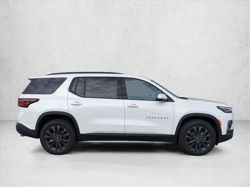 Used 2023 Chevrolet Traverse RS AWD/4WD image 8