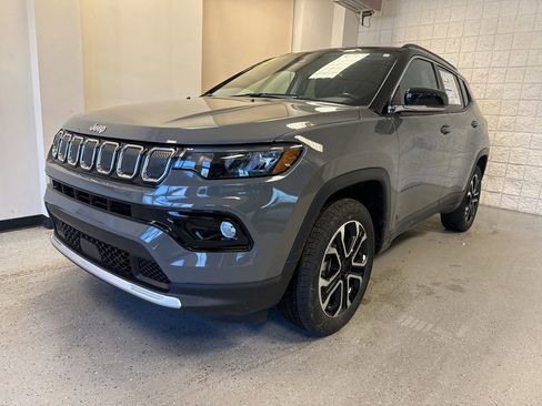 Used 2022 Jeep Compass Limited image 35