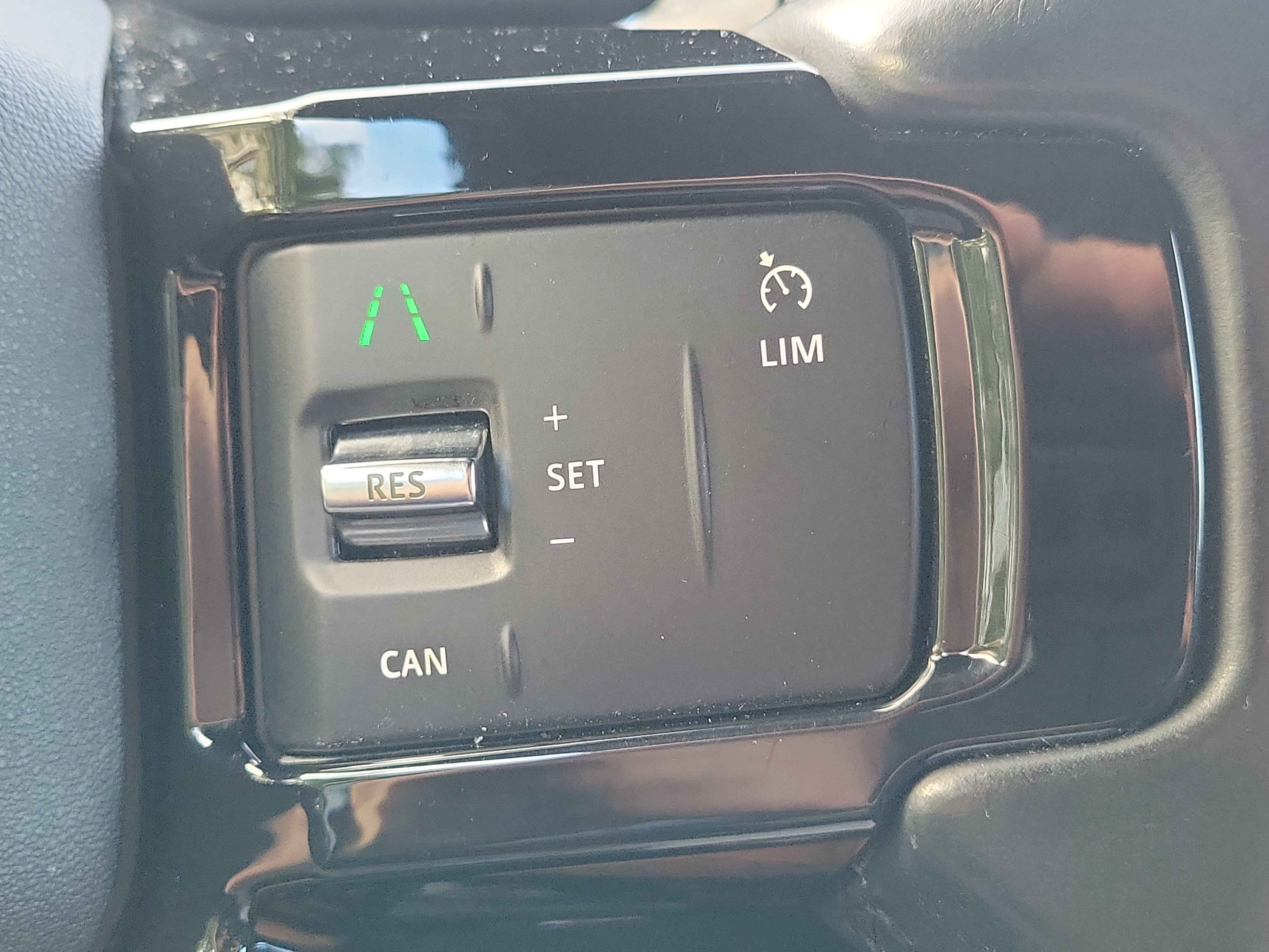 Used 2023 Land Rover Defender 110 AWD/4WD image 21