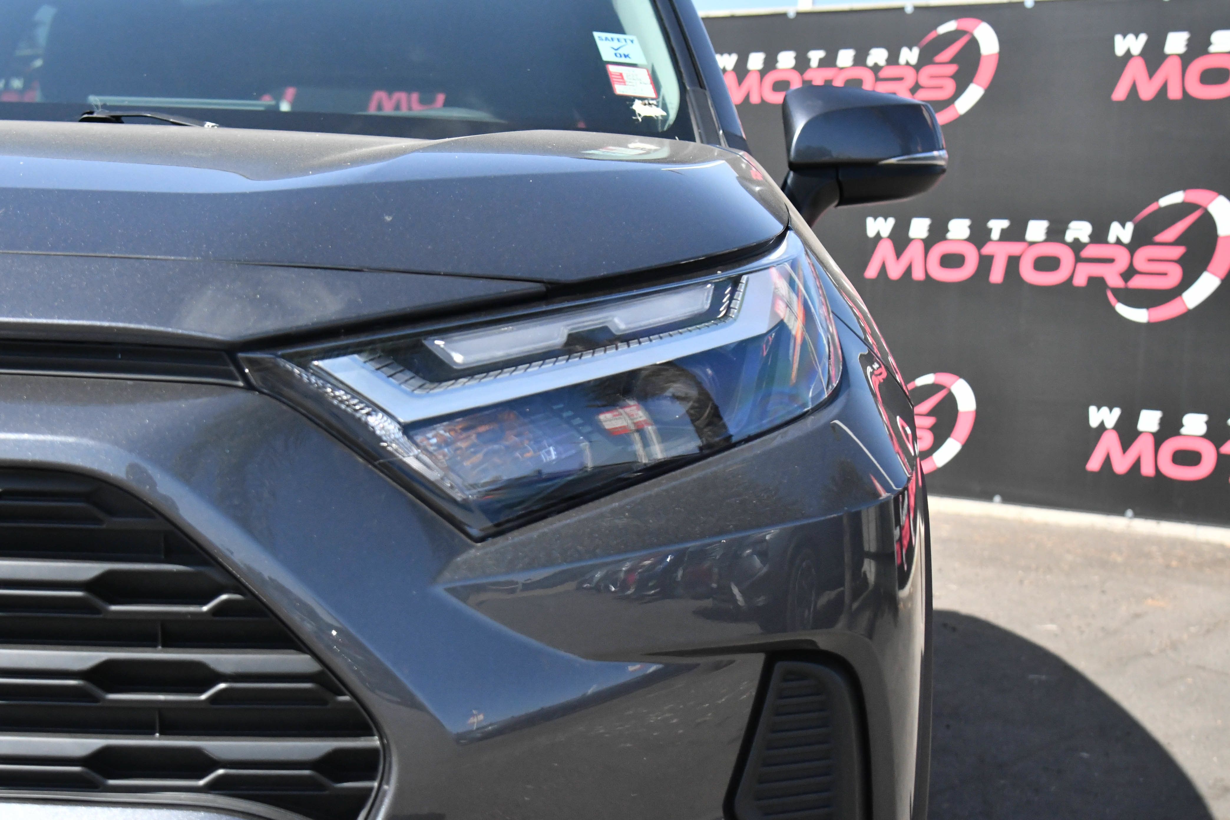 Used 2024 Toyota RAV4 LE AWD/4WD image 11
