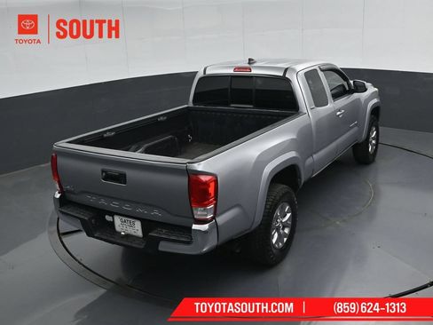 Used 2016 Toyota Tacoma SR5 AWD/4WD image 43