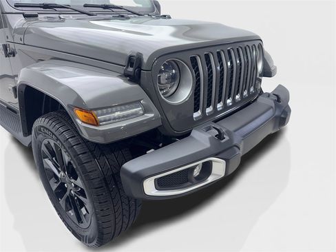 Used 2021 Jeep Wrangler Unlimited Sahara w/ Cold Weather Group image 17