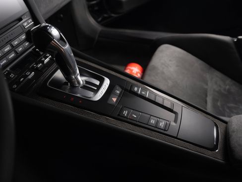 Used 2018 Porsche 911 GT2 RS RWD image 34
