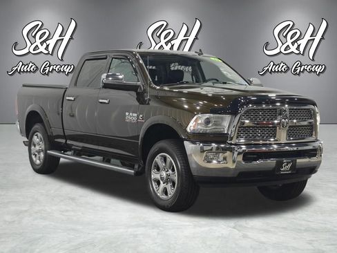 Used 2014 RAM 2500 Laramie w/ Convenience Group AWD/4WD image 2