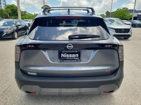 Certified 2026 Nissan Kicks SR FWD image 3