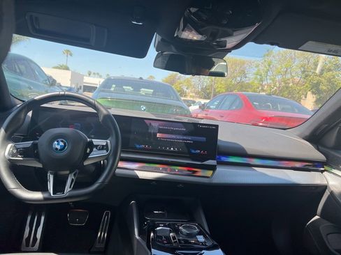 Certified 2024 BMW i5 eDrive40i w/ M Sport Package image 12