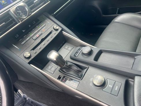 Used 2019 Lexus IS 300 w/ Premium Package RWD image 21