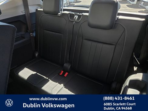 Certified 2022 Volkswagen Tiguan SE FWD image 12