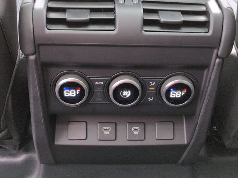 Used 2025 Land Rover Defender 110 S image 27