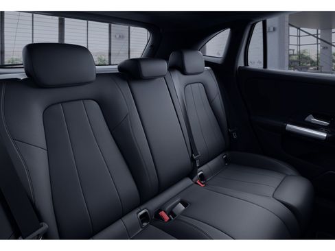 Certified 2023 Mercedes-Benz GLA 250 4MATIC image 5