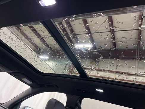 New 2026 Chevrolet Traverse LT w/ Sun and Wheel Package image 3