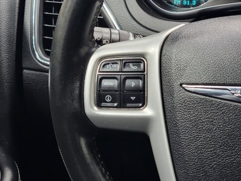 Used 2011 Chrysler 200 Limited image 27