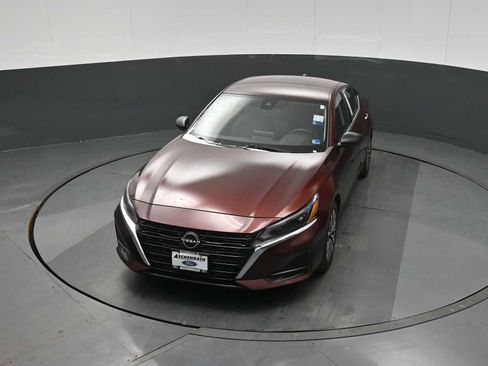 Used 2024 Nissan Altima 2.5 SV image 23