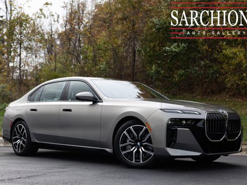 Used 2024 BMW 760i xDrive w/ Premium Package 2 image 20