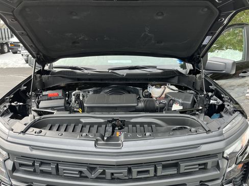 Used 2024 Chevrolet Silverado 1500 Custom Trail Boss w/ Midnight Edition image 31