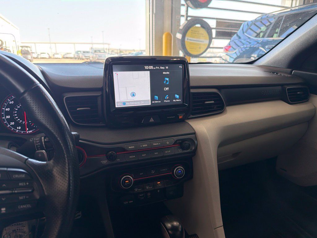 Used 2019 Hyundai Veloster Turbo Ultimate FWD image 9