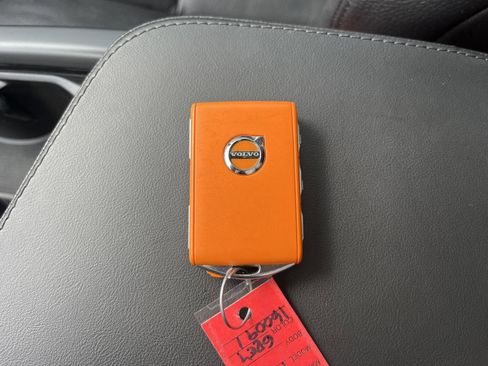 Used 2024 Volvo XC90 B5 Plus image 23