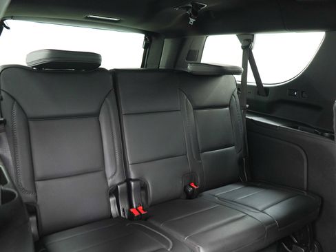Used 2022 GMC Yukon XL Denali AWD/4WD image 12