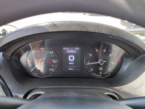 Used 2024 RAM ProMaster 2500 w/ Convenience Group image 12