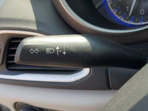 Used 2023 Chrysler Voyager LX FWD image 19