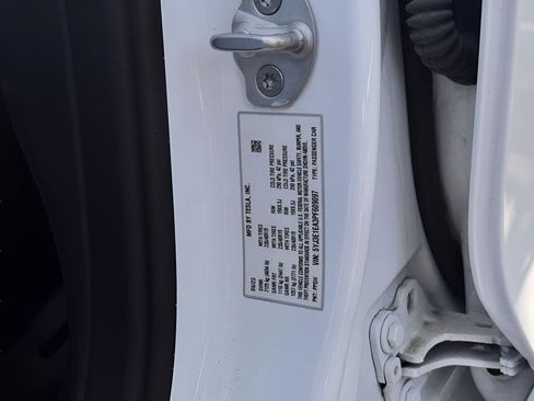 Used 2023 Tesla Model 3 Standard Range image 27