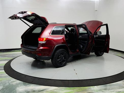 Used 2021 Jeep Grand Cherokee Laredo X AWD/4WD image 11