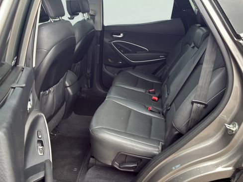 Used 2018 Hyundai Santa Fe Sport FWD image 25