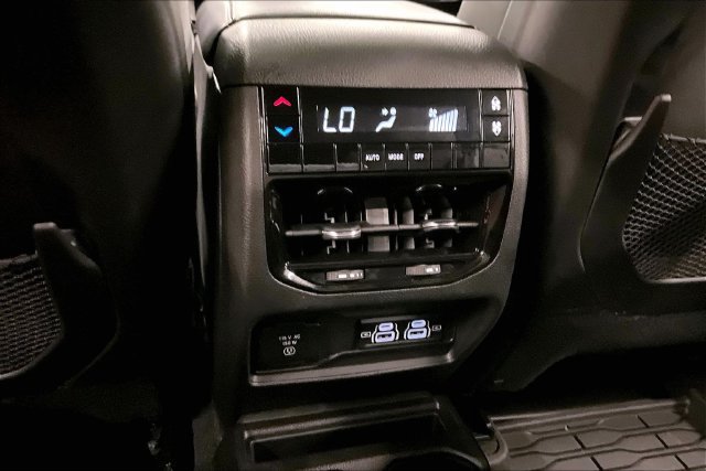 Used 2025 Jeep Grand Cherokee L Altitude AWD/4WD image 33