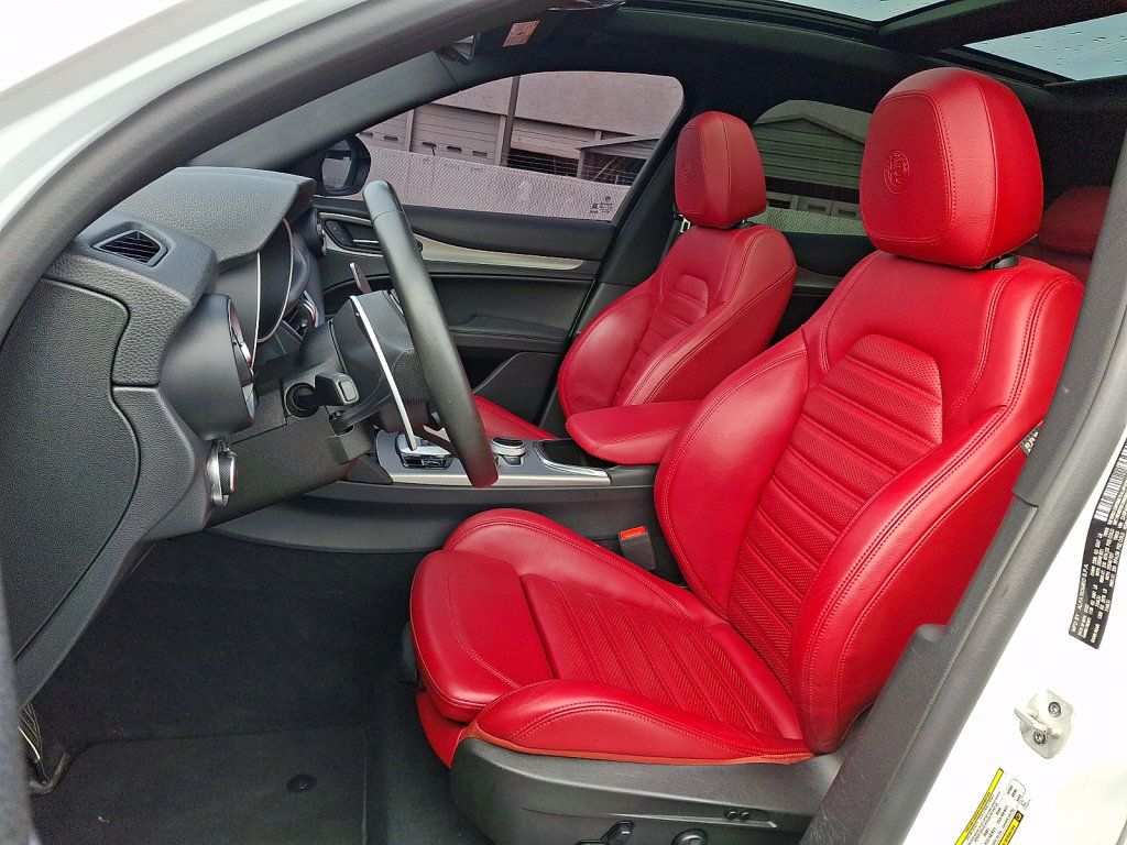Used 2023 Alfa Romeo Stelvio Veloce AWD/4WD image 24
