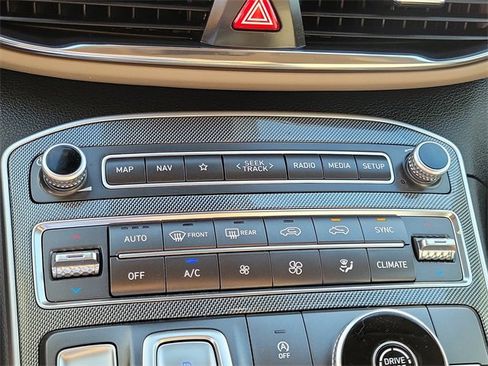 Used 2023 Hyundai Santa Fe SEL image 11