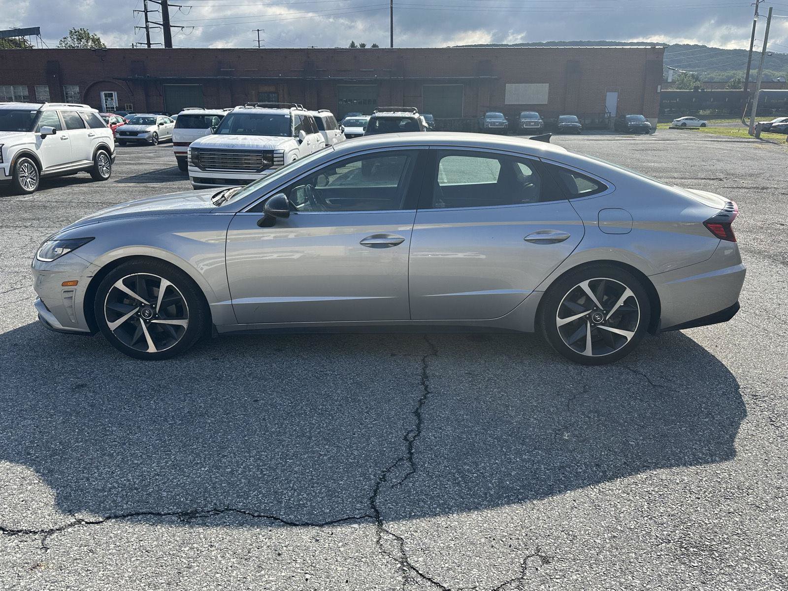 Used 2021 Hyundai Sonata SEL Plus w/ Preferred Accessory Package FWD image 5