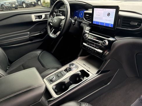 Used 2022 Ford Explorer ST w/ ST Street Pack image 15