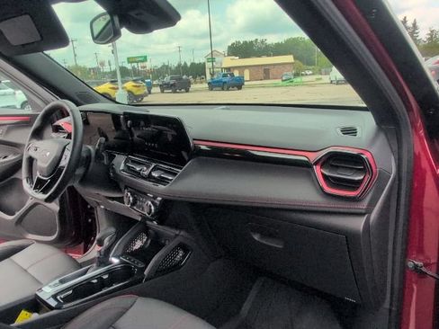 Used 2025 Chevrolet TrailBlazer RS w/ Convenience Package FWD image 45