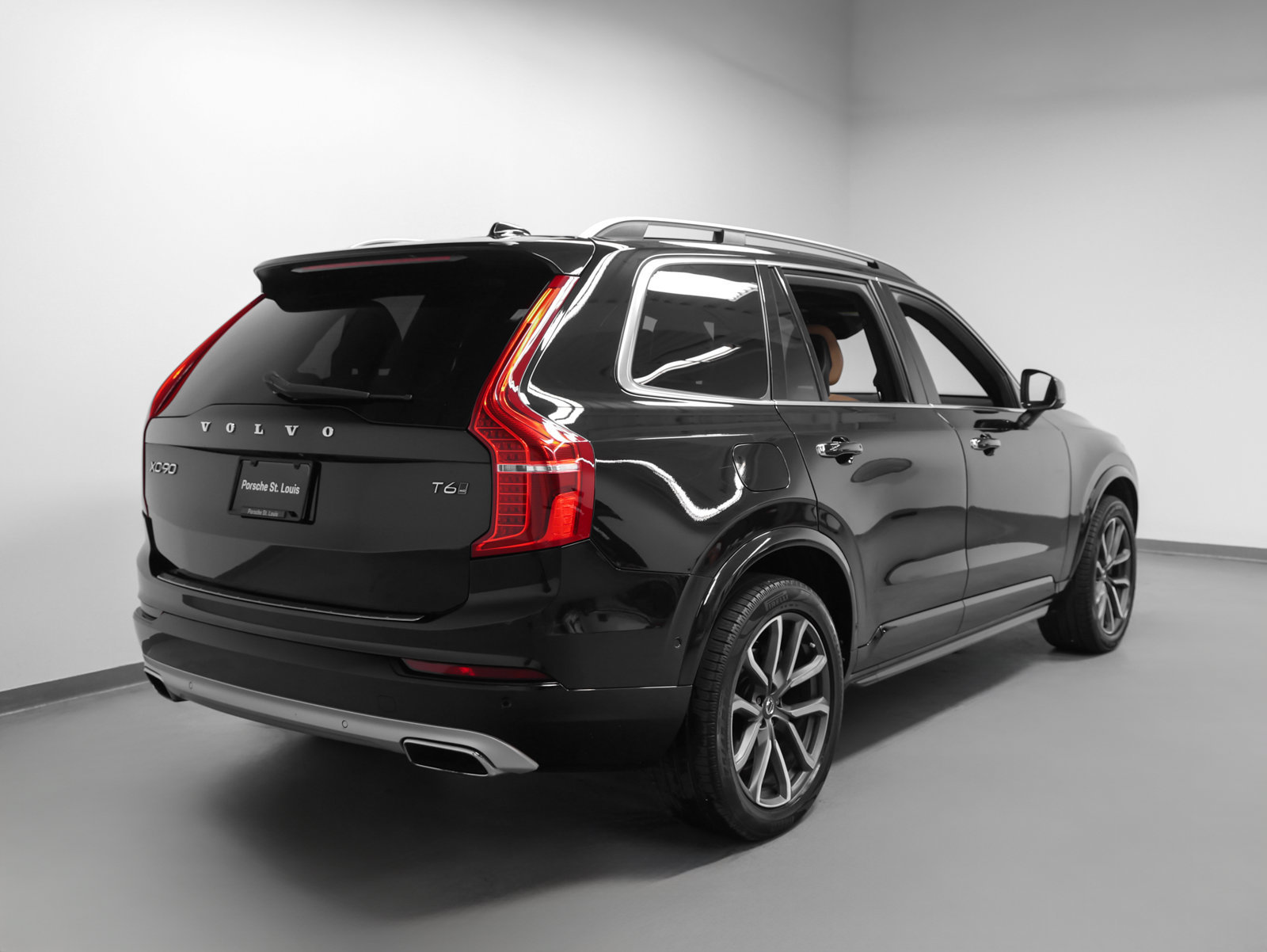 Used 2018 Volvo XC90 T6 Momentum w/ Convenience Package AWD/4WD image 12